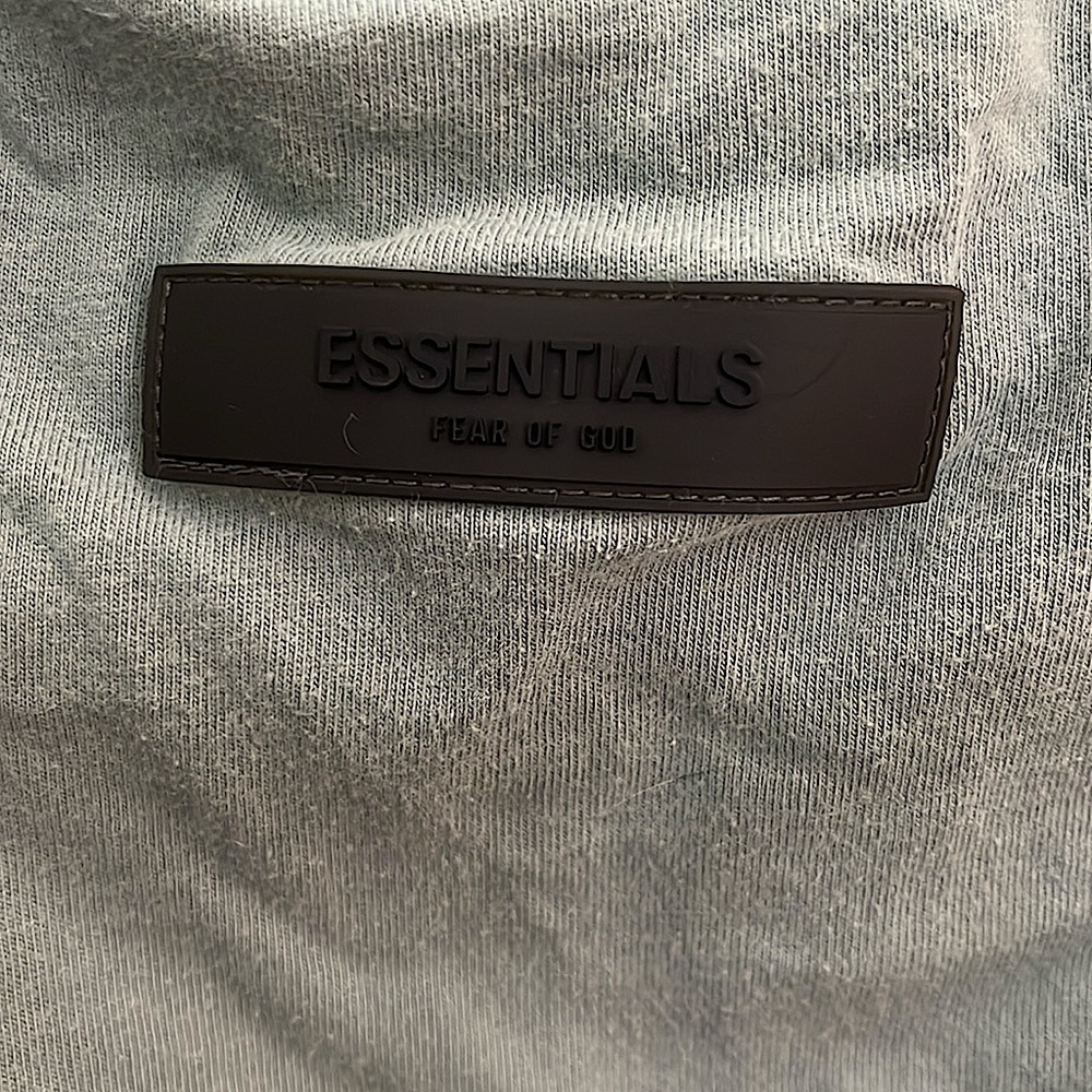 Essential TShirt Green-Gray Medium - Picture 3 of 4